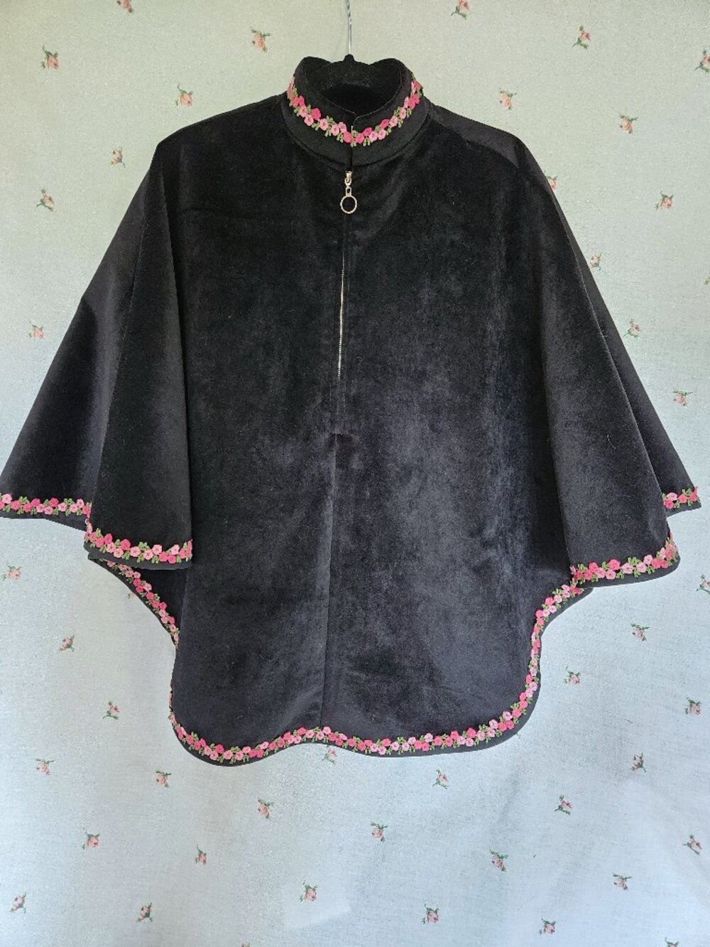 Pullover Cape Black Velvet With Pink Trim One Size NEW